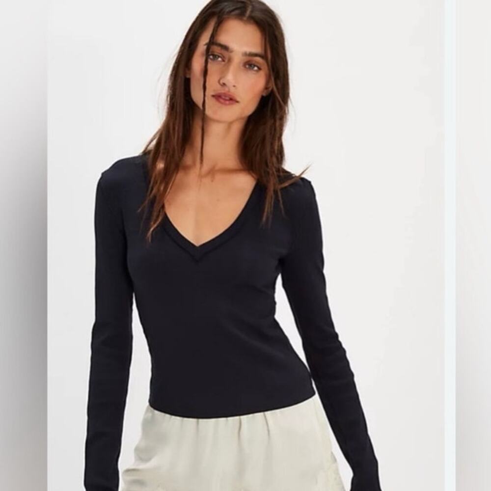 Free People We the Free Black Long Sleeve V Neck size M